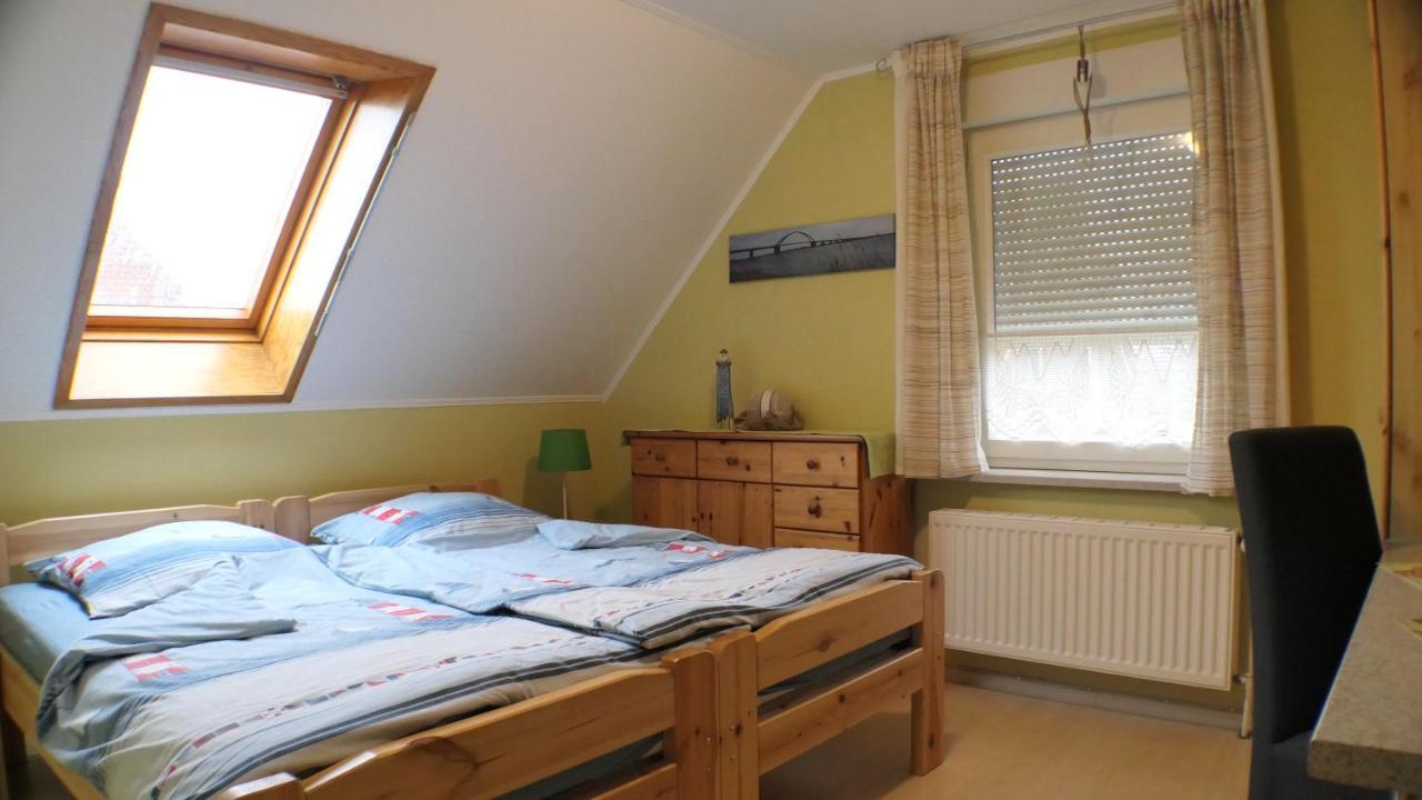 Ein Haus Am Kornfeld Lägenhet Fehmarn Exteriör bild